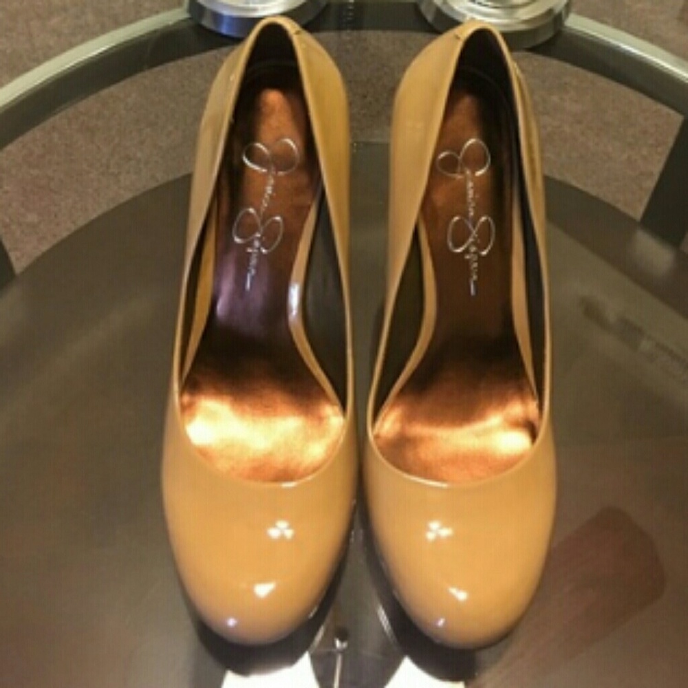 Jessica Simpson Tan pumps!